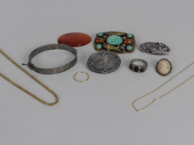 Lot 154 - A small collection of jewellery