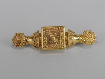 Lot 155 - A Victorian Etruscan revival bar brooch