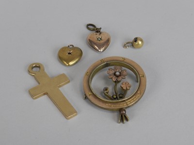 Lot 157 - A small collection of jewellery