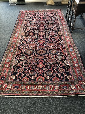 Lot 547 - A Kashan type carpet, 20th century, 154cm x...