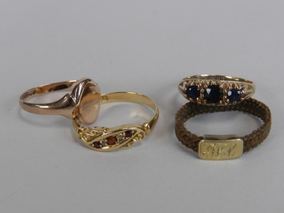 Lot 139 - A collection of four rings