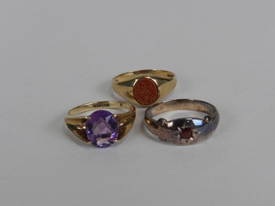 Lot 140 - A 9ct gold single stone amethyst dress ring