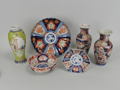 Lot 204 - A group of Japanese Imari porcelain, Meiji...