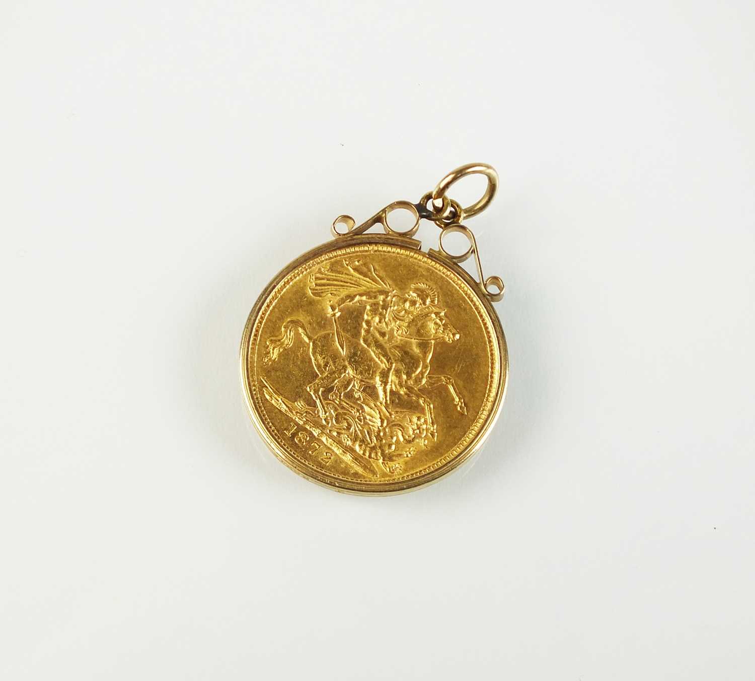 Lot 61 - A Victoria young head sovereign pendant