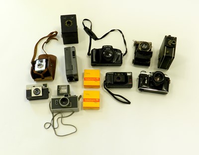 Lot 404 - A collection of cameras, including a Kodak...