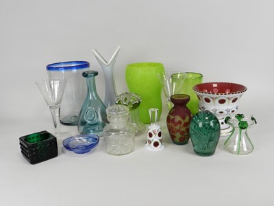 Lot 210 - A collection of assorted glassware, 20th century