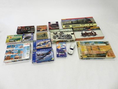 Lot 384 - A quantity of boxed model kits and Honby OO...