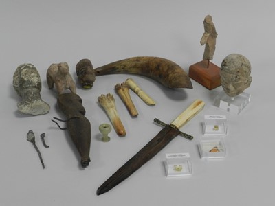 Lot 390 - An assembled group of antiquities and other...