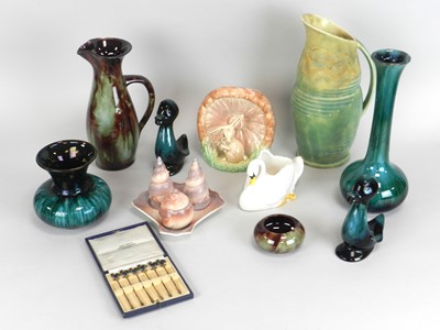 Lot 225 - A mixed collection of ceramics to include Blue...