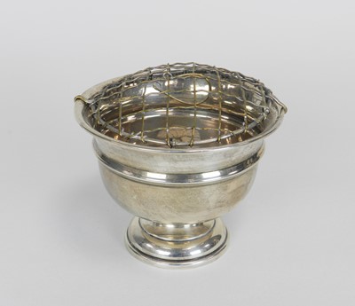 Lot 33 - A small silver pedestal bowl