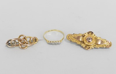 Lot 48 - Two brooches and a ring
