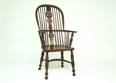 Lot 462 - A Victorian yew and elm Windsor chair