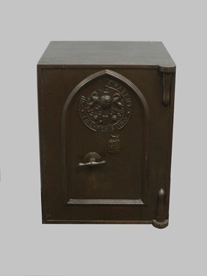 Lot 432 - A Milners patent fireproof safe, circa 1900,...