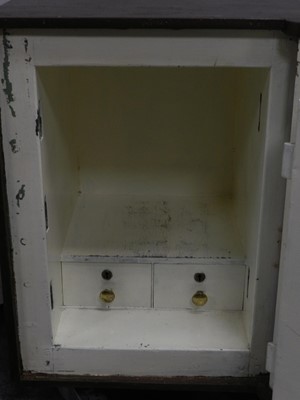 Lot 432 - A Milners patent fireproof safe, circa 1900,...