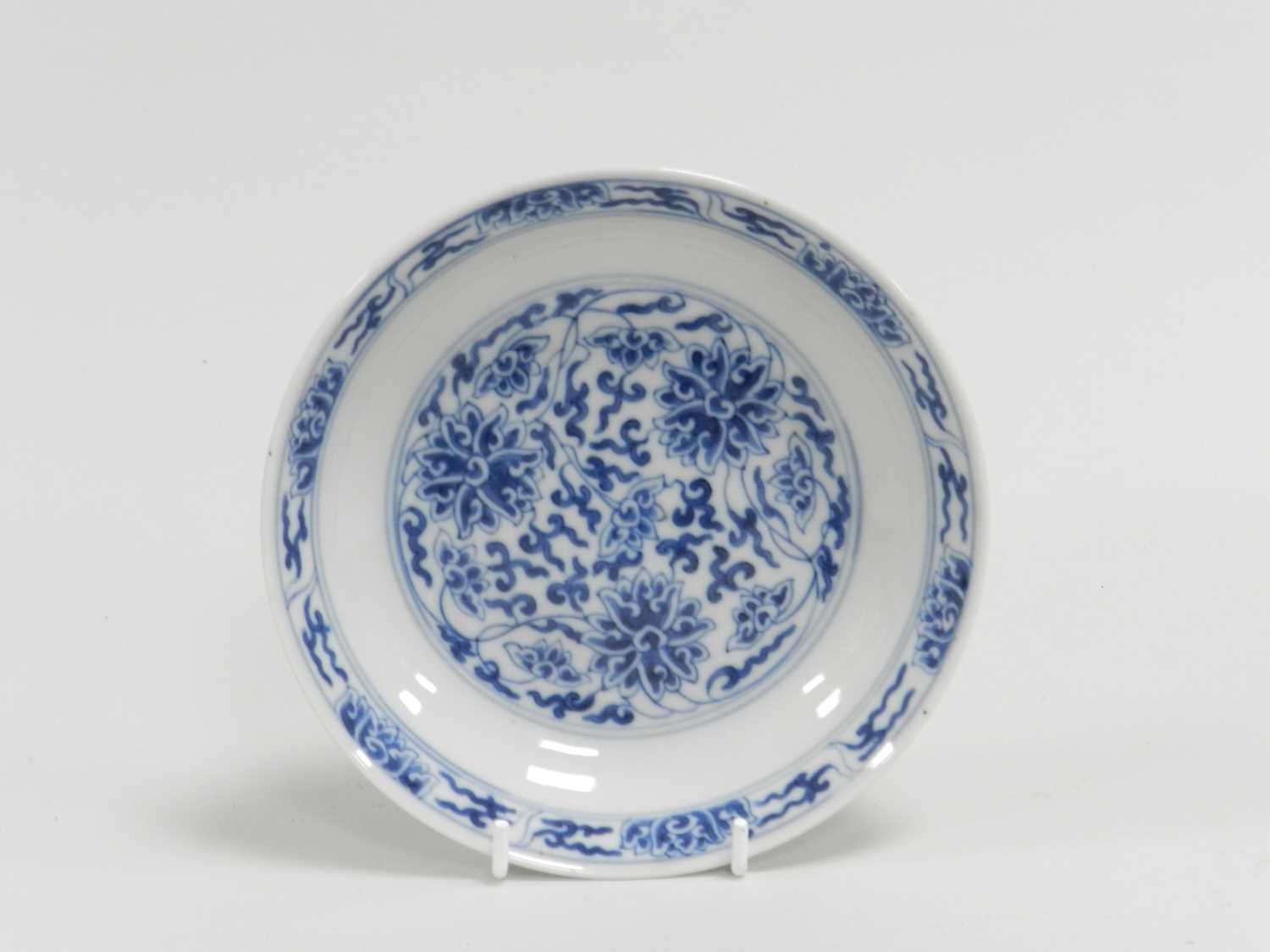 Lot 278 - A Chinese blue and white dish, Guangxu...
