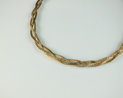 Lot 40 - A 9ct tri-coloured gold plaited necklace