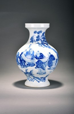 Lot 258 - A Chinese blue and white vase, Qianlong seal...