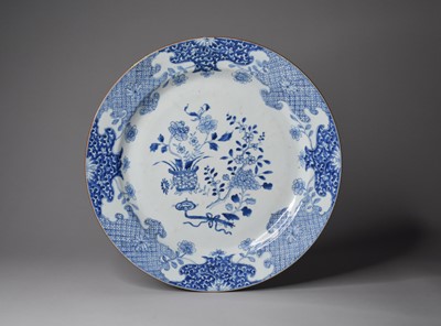 Lot 312 - A Chinese blue and white dish, 18th century