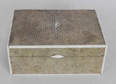 Lot 352 - A shagreen and sandalwood cigarette box, circa...