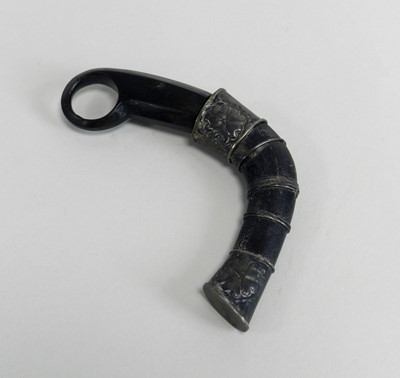 Lot 206 - Indonesian claw knife