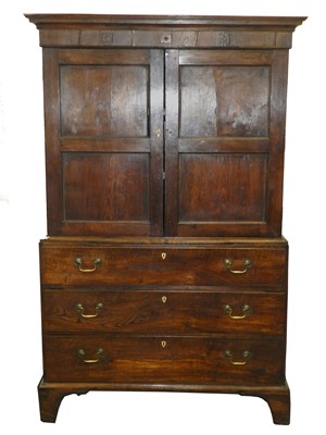 Lot 519 - An early 19th century oak press cupboard