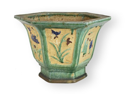 Lot 270 - A Chinese sancai style jardiniere, Qing Dynasty