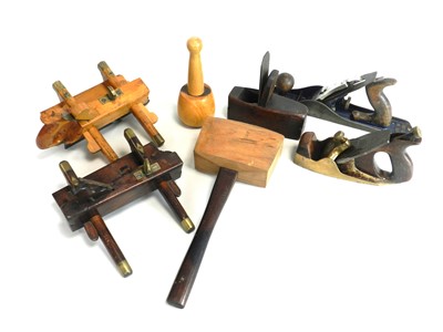 Lot 236 - A small collection of vintage woodworking tools