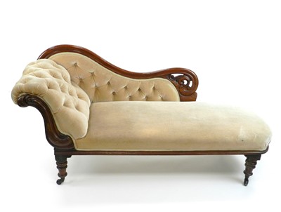 Lot 299 - A Victorian mahogany chaise longue