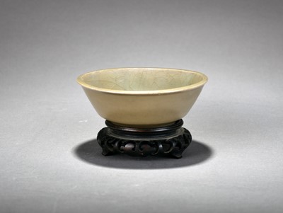 Lot 289 - A Longquan celadon brush washer, Yuan