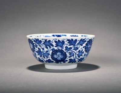 Lot 300 - A Chinese blue and white bowl, Qing Dynasty, 19th century