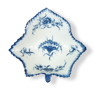 Lot 163 - Caughley 'Pickle Leaf Dish' vine, circa 1778-82