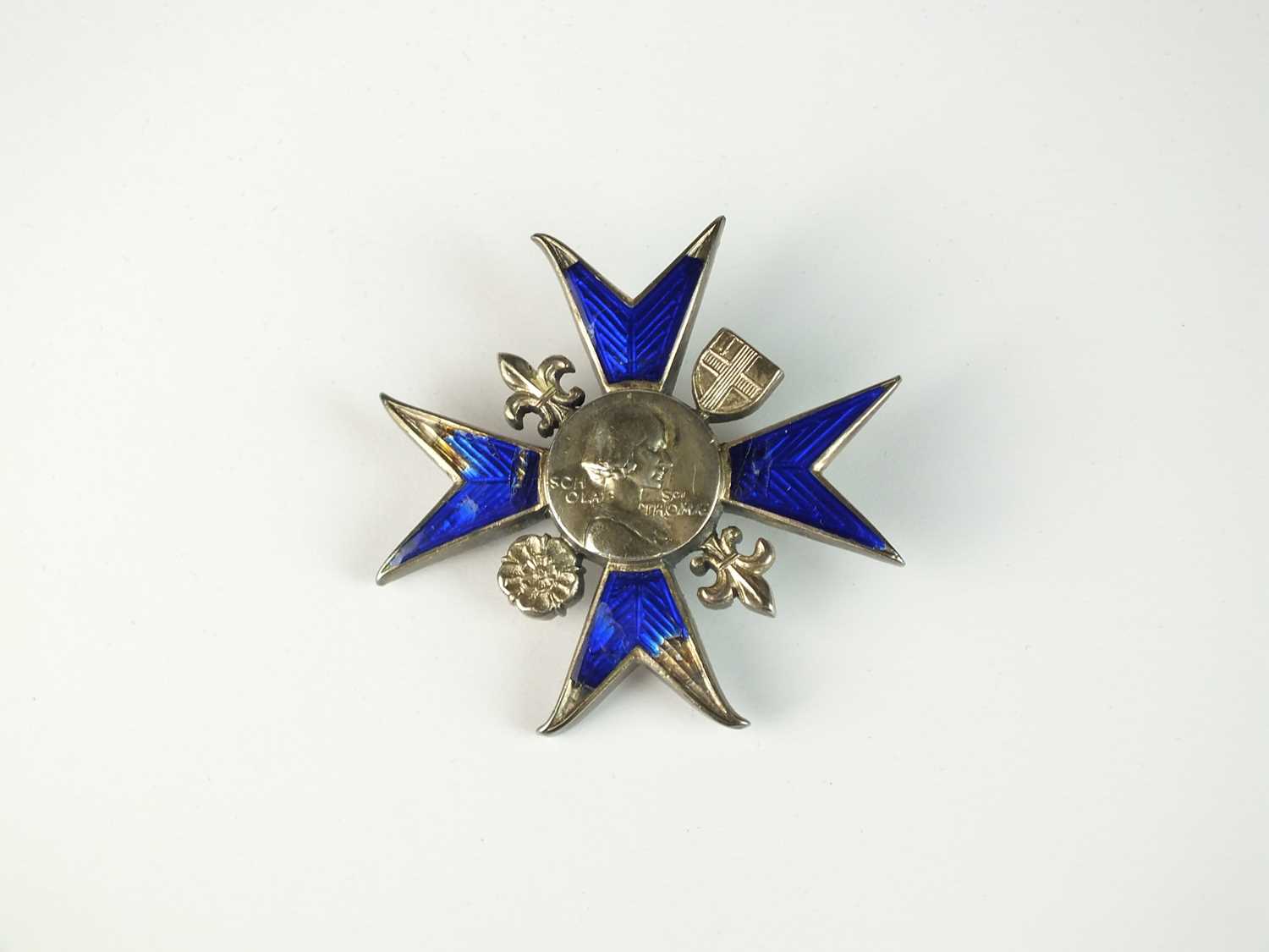 Lot 87 - Badge of the Florence Nightingale School of Nursing