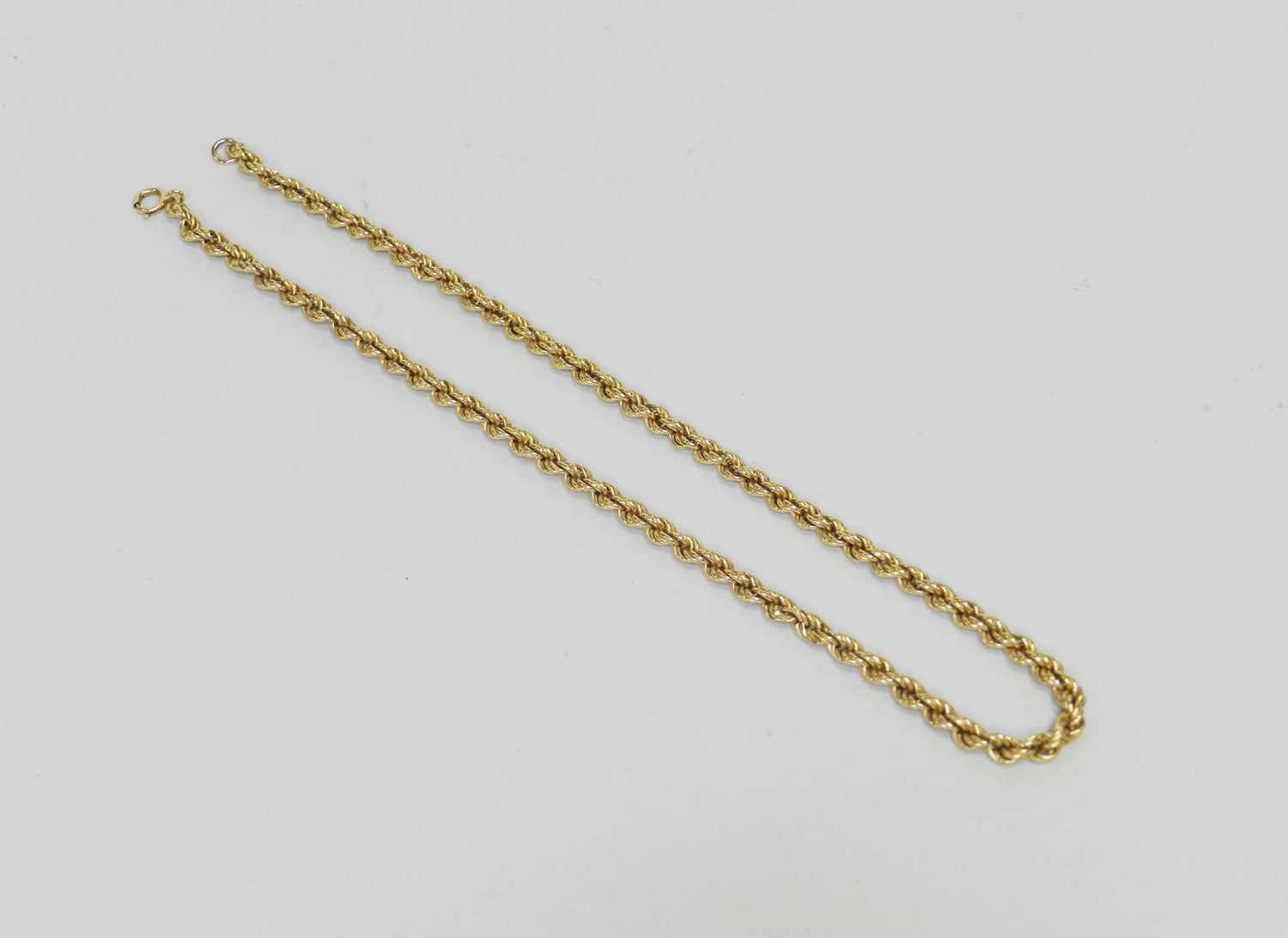Lot 32 - An 18ct yellow gold rope twist chain