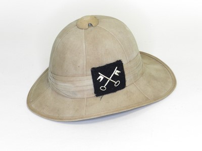 Lot 203 - British pith helmet with 2nd Infantry Division patch