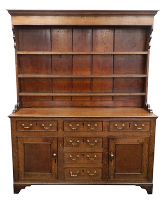Lot 402 - A good, early 19th century style oak dresser