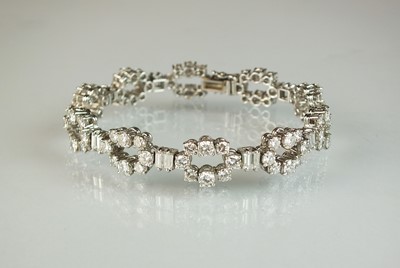 Lot 38 - A diamond bracelet