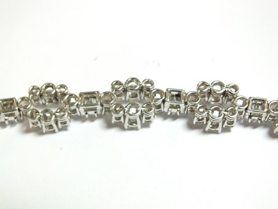 Lot 38 - A diamond bracelet