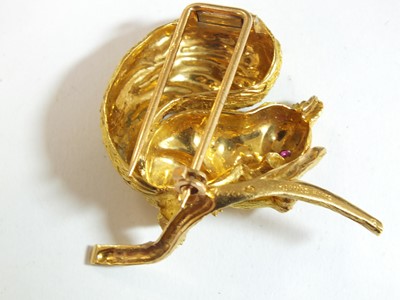 Lot 98 - A French gold Hermes brooch in the form of a squirrel