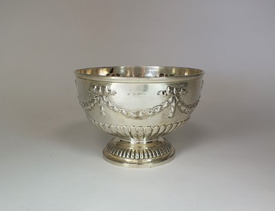 Lot 17 - A Victorian silver pedestal bowl