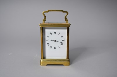 Lot 585 - An early-mid 20th century French carriage clock