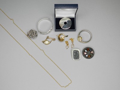 Lot 167 - A collection of jewellery