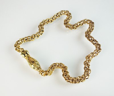 Lot 127 - An early 19th century chain with snakes head clasp