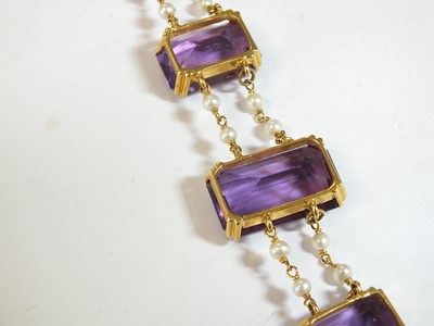 Lot 91 - An amethyst and seed pearl necklace