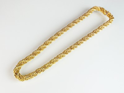Lot 84 - An 18ct gold double rope twist chain necklace