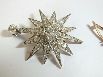 Lot 60 - A Victorian diamond star burst brooch/pendant