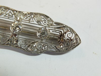 Lot 110 - An early 20th century diamond brooch