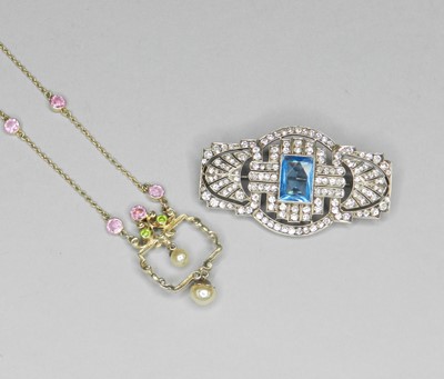 Lot 178 - An Art Deco blue and white paste set brooch