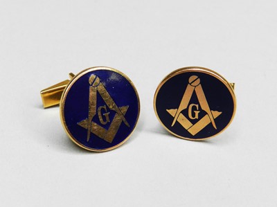 Lot 163 - A pair of 9ct gold and blue enamel Masonic cufflinks