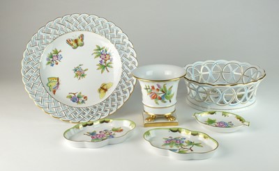 Lot 271 - A small group of Herend 'Queen Victoria' porcelain