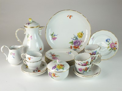 Lot 273 - Meissen Deutsche Blumen coffee service, circa 1950s